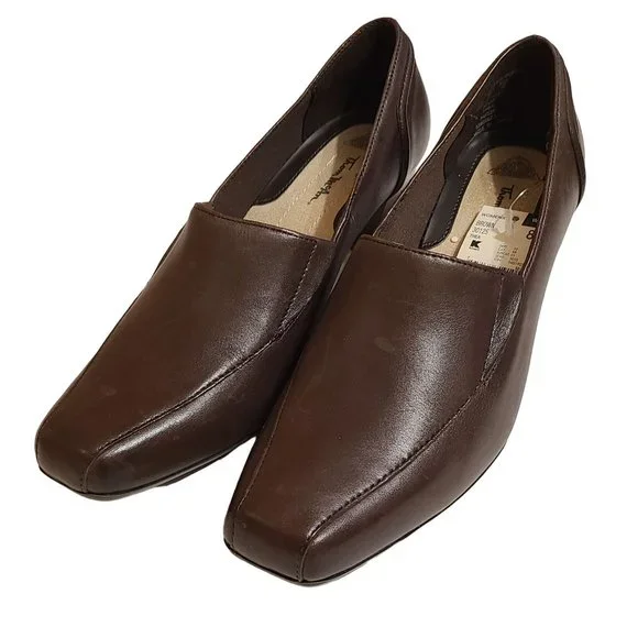 Women\'s Thom McAn Leather  Brown Slip-On  Shoe  Loafer Size 7 Like New 90 main image 3